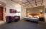 Foto: Stian Klaussen, Vizuelli Superior Extra Room, bed and armchairs